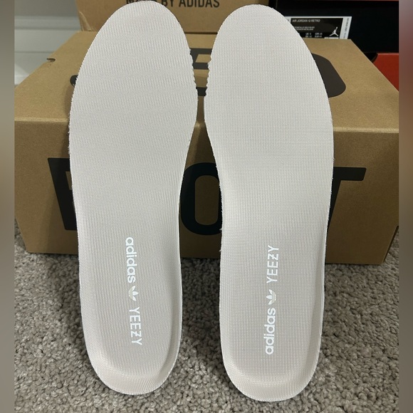 Adidas Yeezy Boost 350 V2 Israfil, Used (Size US Men’s 10.0) - Picture 8 of 11